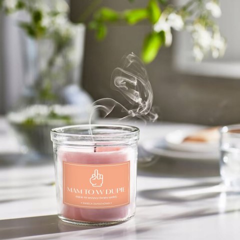 ŚWIECA SZKLANA SOJOWA ŚWIECZKA ZAPACHOWA etykieta MAM TO W D*PIE PREZENT