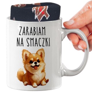ŚWIĄTECZNY KUBEK I SKARPETKI ZESTAW NA PREZENT WZÓR ZARABIAM NA SMACZKI