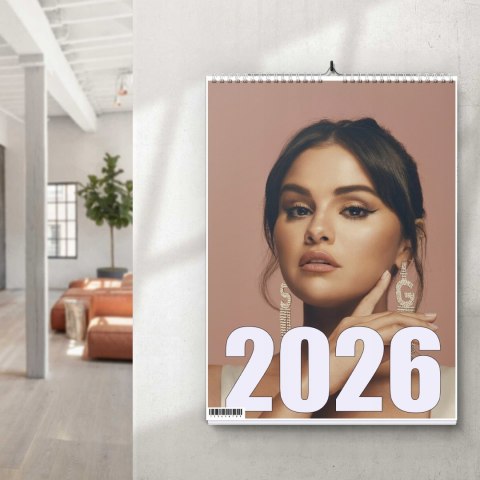 KALENDARZ SELENA GÓMES 13 ZDJĘĆ NA ŚCIANĘ A4 ŚWIĘTA NIEDZIELE HANDLOWE